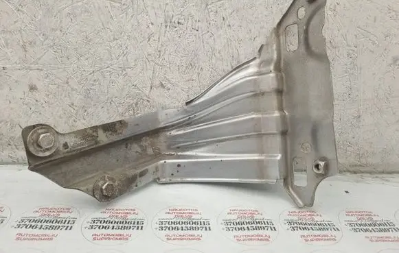 Volkswagen Touran I Fender mounting bracket 1T0821135B