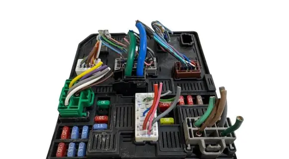 Nissan Qashqai Fuse module 284B74BA0A 521501F08 2080051338