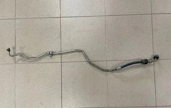 Gearbox oil cooler pipe/hose