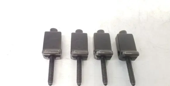 Volkswagen Touran I Fuel Injector clamp holder