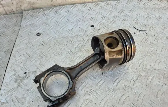 Chevrolet Cruze Piston with connecting rod Z20D C19 20D