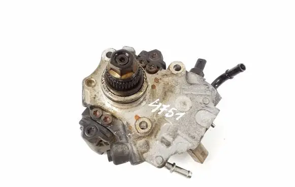 Infiniti Q30 Fuel injection high pressure pump A6510702601
