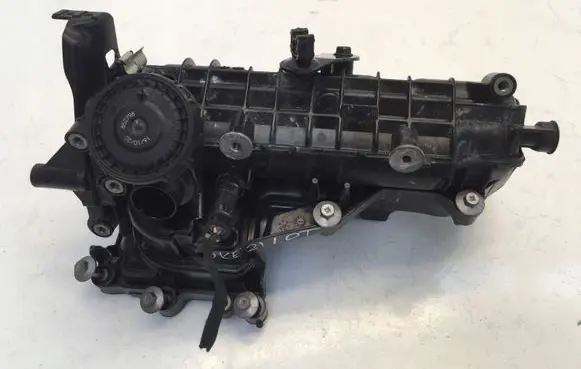 Nissan Juke II F16 Intake manifold 140035727R