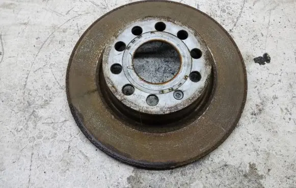 Volkswagen Golf Sportsvan Rear brake disc