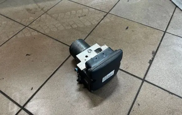 BMW 7 F01 F02 F03 F04 ABS Pump 6797036 DSCF01 6797038