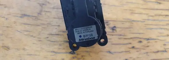Mitsubishi ASX Air flap motor/actuator CSA512T010