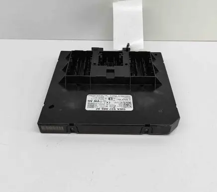 Volkswagen Golf VIII Central body control module F005V03819 24305BR21