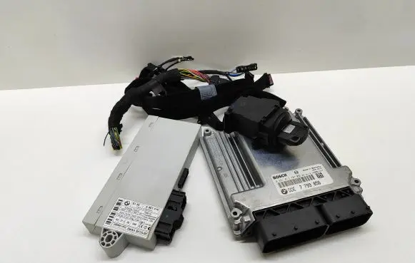 Engine ECU kit and lock set