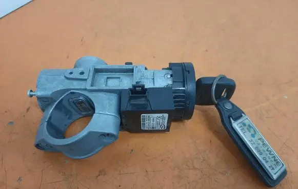 Nissan Navara D40 Ignition lock 216697757