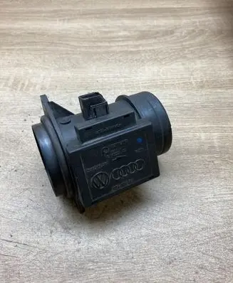 Volkswagen Polo IV 9N3 Mass air flow meter 074906461 71822101