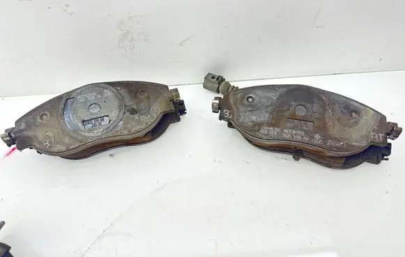 Volkswagen Golf VIII Brake pads (front)