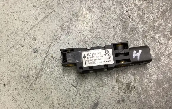 Audi A8 S8 D3 4E Airbag deployment crash/impact sensor 4B0959643E 201482