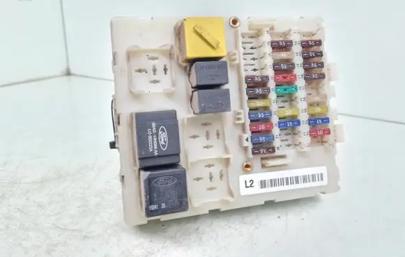 Ford Focus Fuse module 98AG14K150AF 98AG14N089AA F0AB14B192AA