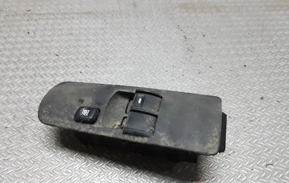 Mitsubishi Colt CZ3 Electric window control switch 8608A075