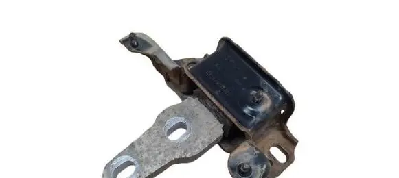 Engine mount bracket