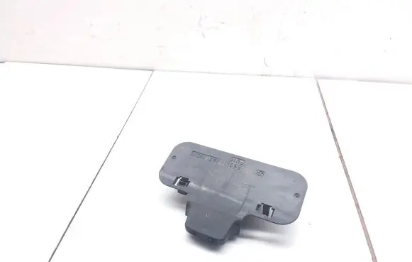 Windshield washer spray nozzle