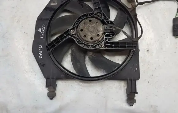 Ford Fiesta Radiator cooling fan shroud xs6b8c607db