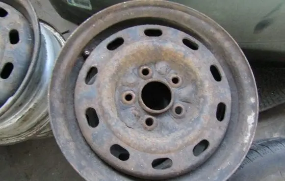 KIA Carnival R12 steel rim KFZ8870