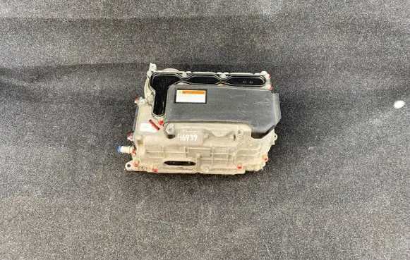 Toyota Prius+ (ZVW40) Voltage converter inverter G920028030