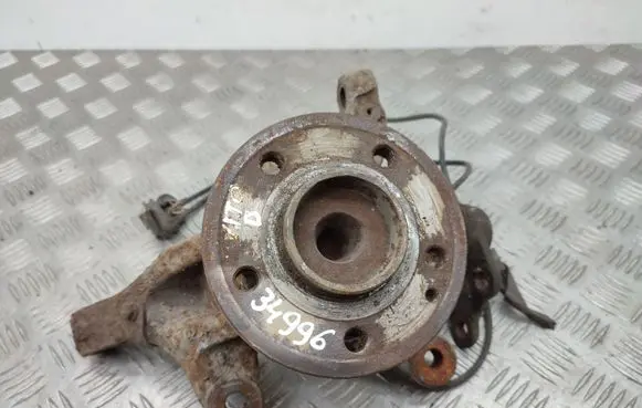 Mercedes-Benz Vito Viano W639 Front wheel hub