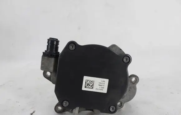 Volkswagen PASSAT B7 Vacuum pump 03L145207 SP03L145207 03L100D