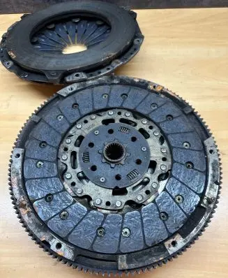 Volkswagen Touran I Clutch set kit 3082000396