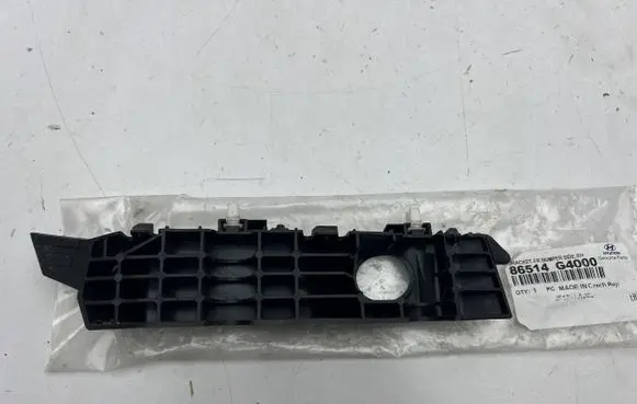 Hyundai i30 Headlight/headlamp mounting bracket 86514G4000
