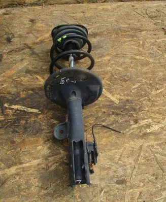 Toyota RAV 4 (XA40) Front shock absorber with coil spring