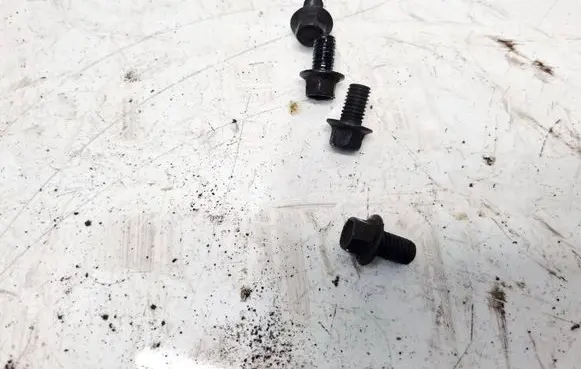 Ford Focus Nuts/bolts 