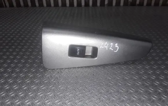 Toyota Corolla Verso E121 Electric window control switch