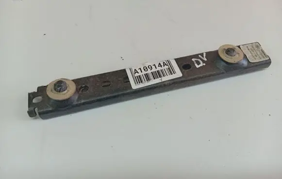 Renault Scenic I Seat belt adjustment rail 847931AL