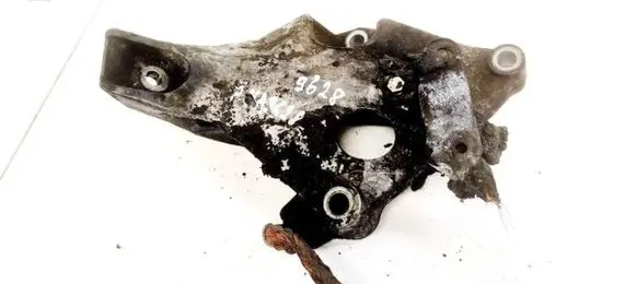 BMW 1 E81 E87 Engine mounting bracket 2211677504101 677504101