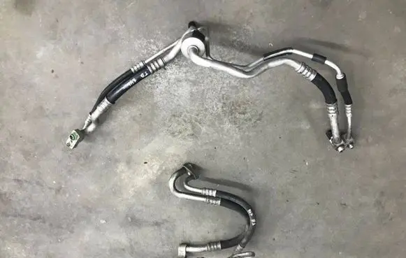Opel Tigra B Air conditioning (A/C) pipe/hose Z14XEP