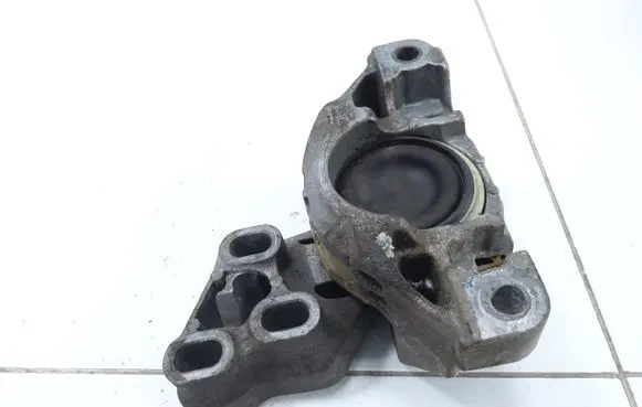 Mercedes-Benz A W176 Engine mount bracket A2462400617