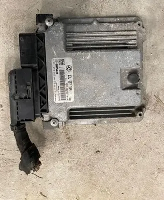 Volkswagen Golf VI Engine control unit/module 03L907309 0281015029 1039S30090
