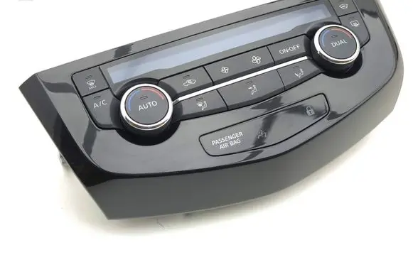 Nissan Qashqai Climate control unit 275004EA1A T9077712 20170910