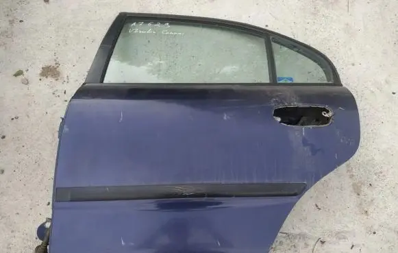 Mitsubishi Carisma Rear door melynos