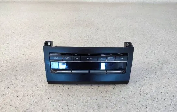 Mercedes-Benz E C207 W207 Climate control unit A2129007404