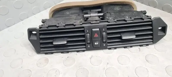 BMW 5 E60 E61 Dash center air vent grill 6910734 7009275