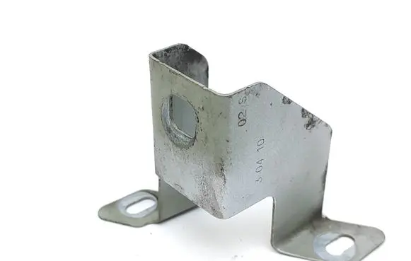 Porsche Cayenne (92A) Fender mounting bracket