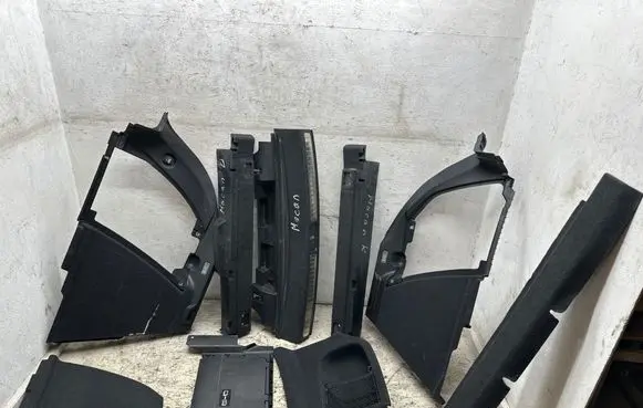 Porsche Macan (95B) Other trunk/boot trim element 