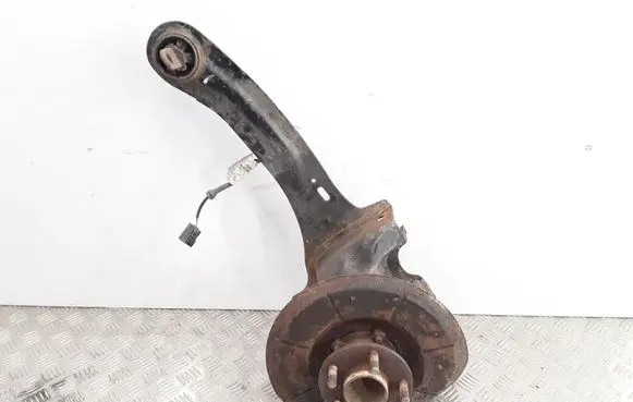 Rear wheel hub spindle/knuckle