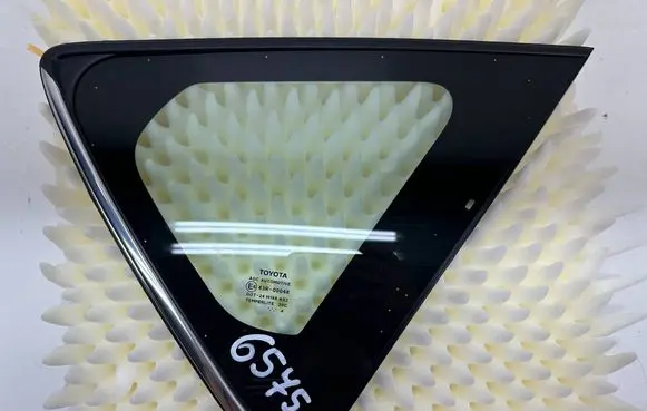 Toyota Auris E180 Rear side window 