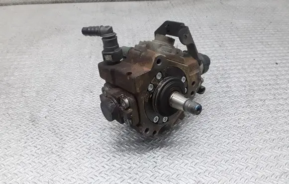 Ford Focus C-MAX Fuel injection high pressure pump 0445010102 9656300380