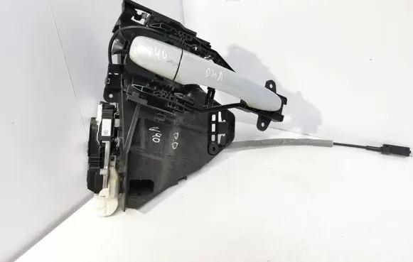 Volvo V40 Front door lock 31391823