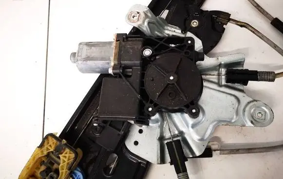 Opel Insignia A Front door window regulator motor 966432103