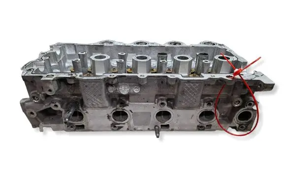 Peugeot 207 Engine head S27649102 9655911480