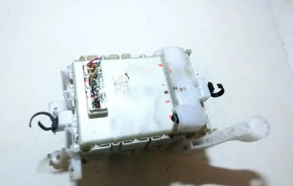 Toyota Auris 150 Fuse box set 8273002140A 02107H06