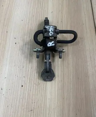 Iveco Daily 6th gen Front door check strap stopper