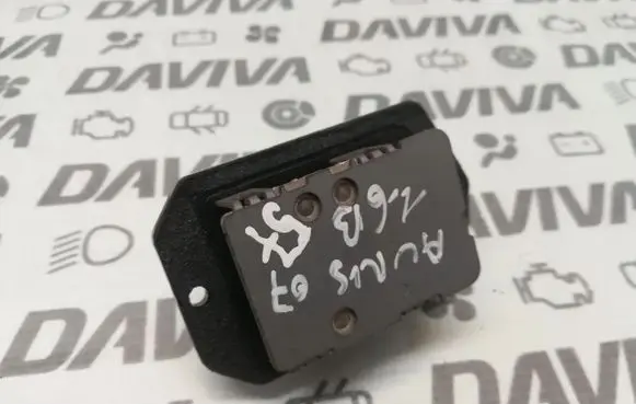 Toyota RAV 4 (XA10) Heater blower motor/fan resistor